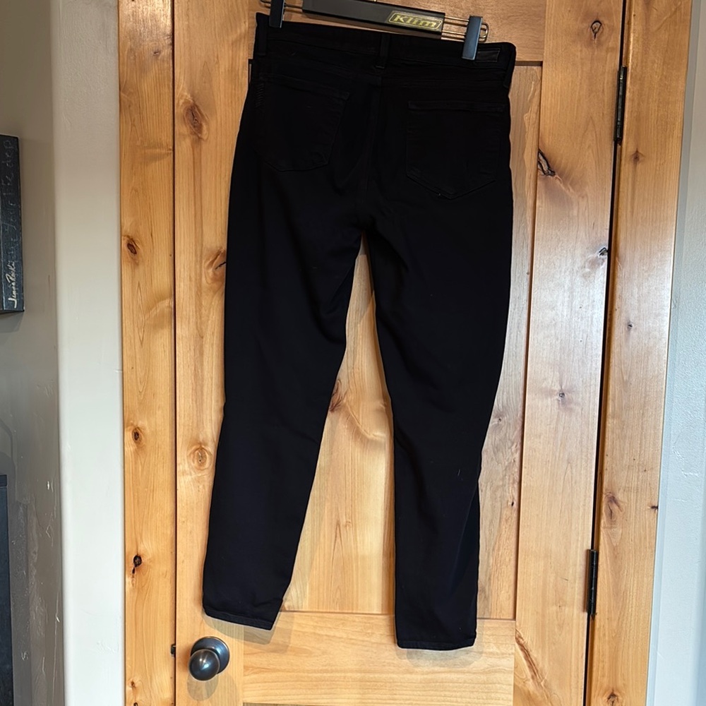 PAIGE Black Cropped Ankle Jeans - size 29